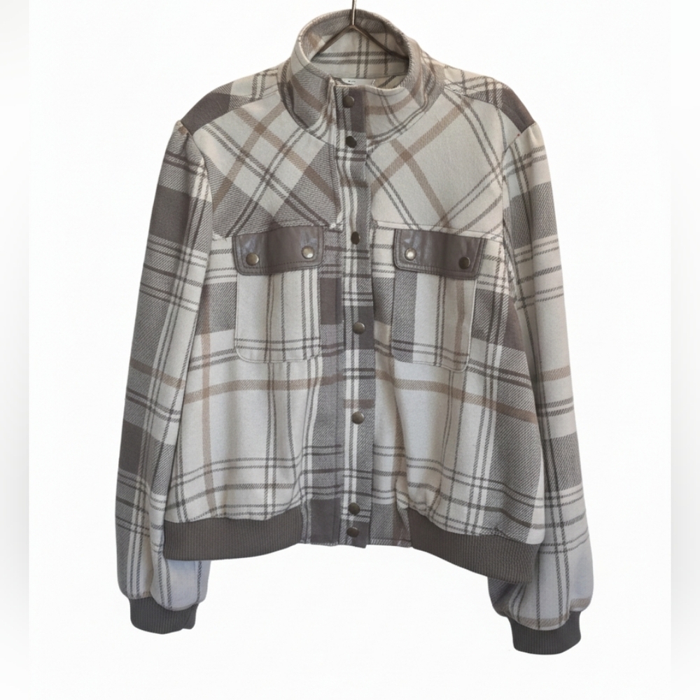 Cato Cropped Plaid Jacket with Faux Leather TrimCato Beige and Brown Plaid Shirt